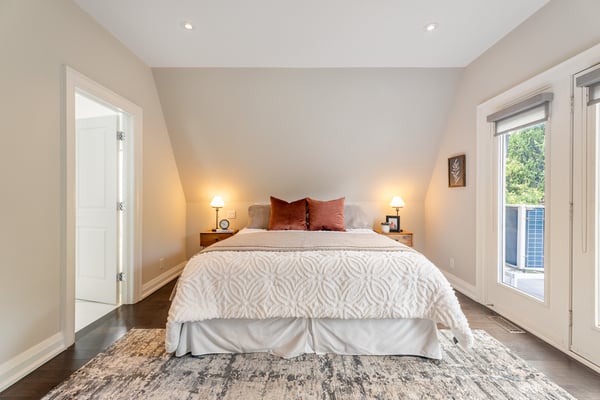 192 Erskine Ave., Toronto, ON