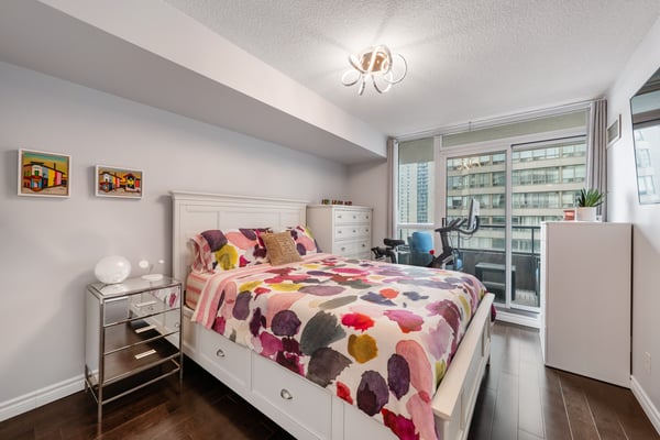 1609-18 Spring Garden Ave., North York, ON