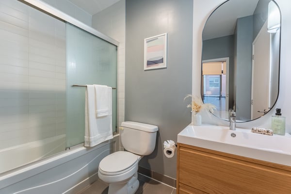 210 - 33 Mill St, Toronto, ON