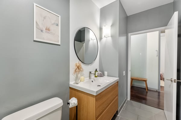 210 - 33 Mill St, Toronto, ON