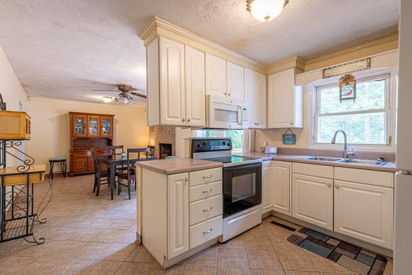 17 Wesley Terrace, Weems, VA