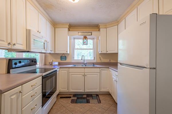 17 Wesley Terrace, Weems, VA