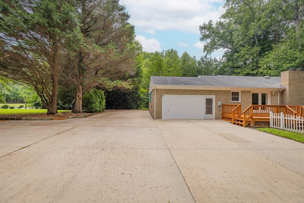 17 Wesley Terrace, Weems, VA