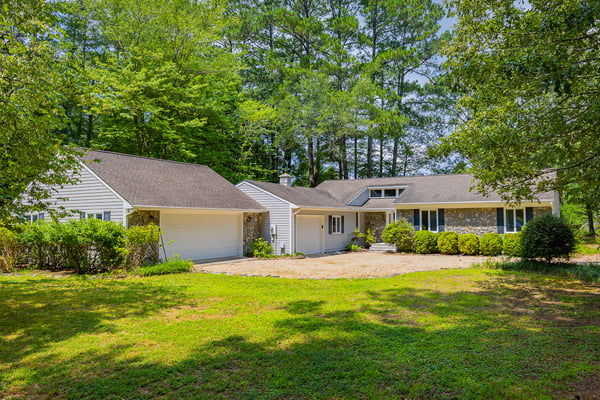 Waterfront Cottage on Antipoison Creek!