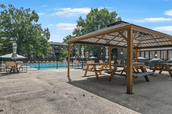 9700 Kingsbridge Drive, 202, Fairfax, VA