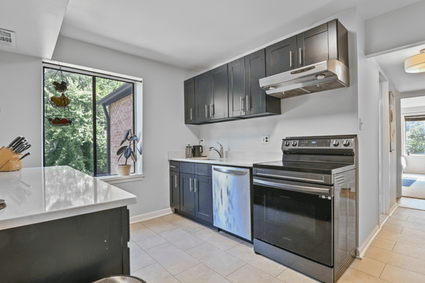 9700 Kingsbridge Drive, 202, Fairfax, VA
