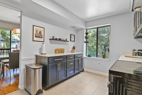 9700 Kingsbridge Drive, 202, Fairfax, VA