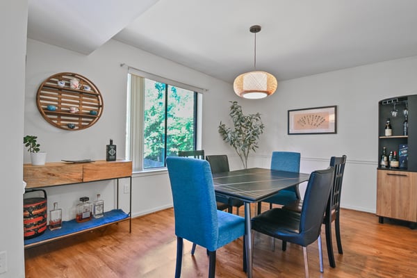 9700 Kingsbridge Drive, 202, Fairfax, VA