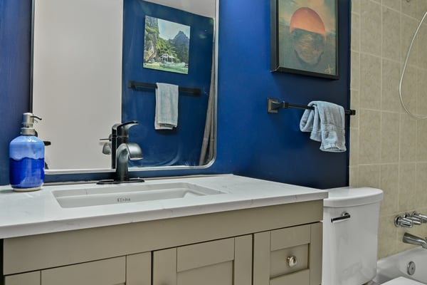 9700 Kingsbridge Drive, 202, Fairfax, VA