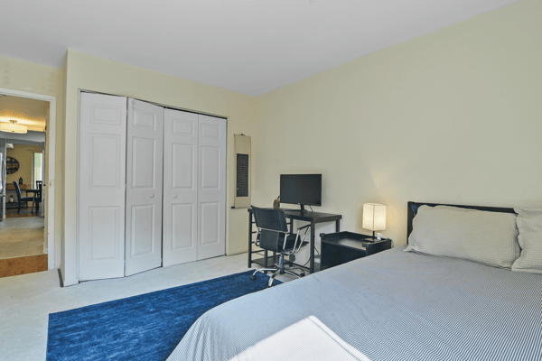 9700 Kingsbridge Drive, 202, Fairfax, VA