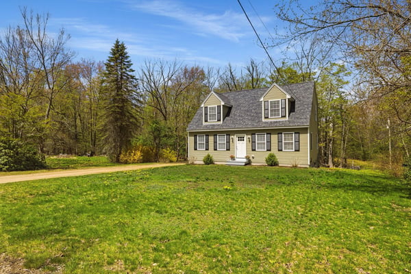 109 Langford Road, Raymond, NH