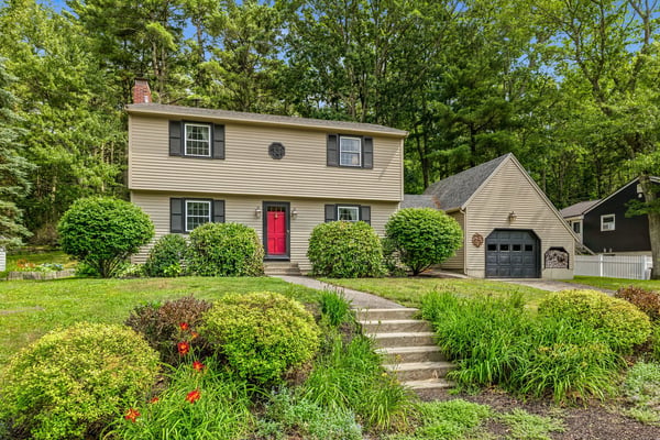42 Harding Road, Portsmouth, NH