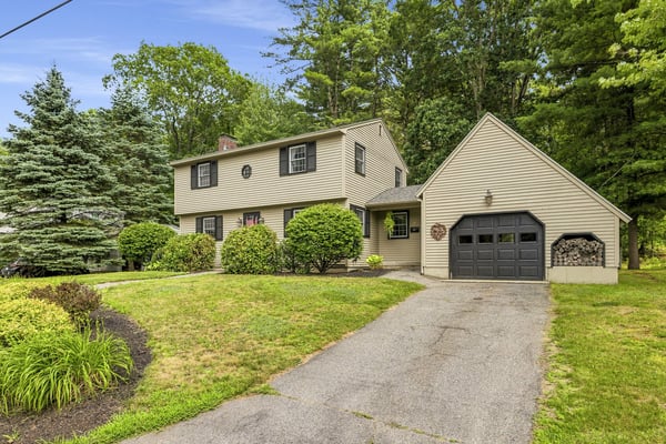 42 Harding Road, Portsmouth, NH