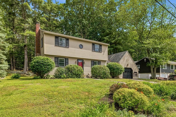 42 Harding Road, Portsmouth, NH