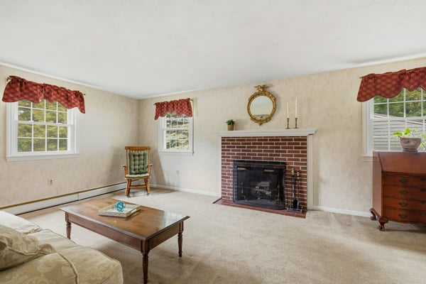 42 Harding Road, Portsmouth, NH