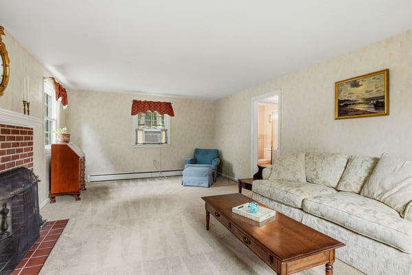 42 Harding Road, Portsmouth, NH