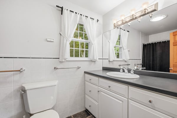 42 Harding Road, Portsmouth, NH