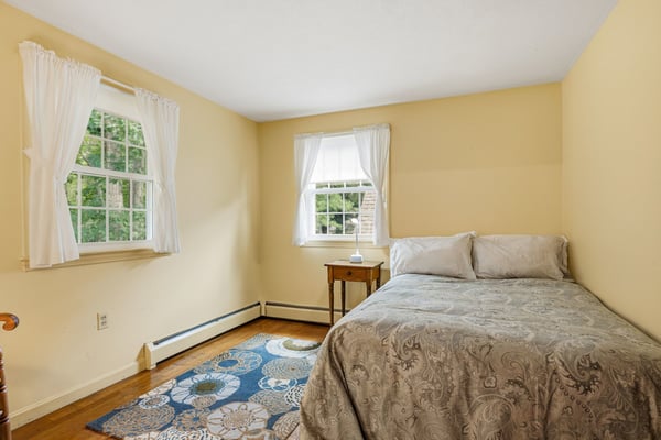 42 Harding Road, Portsmouth, NH