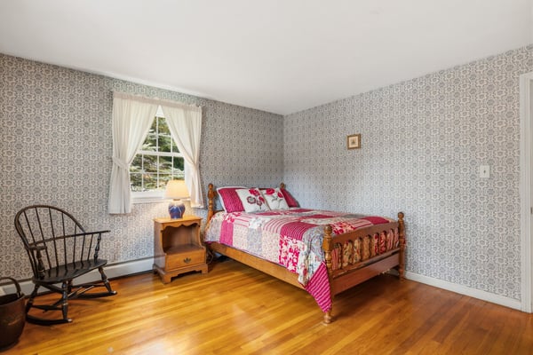 42 Harding Road, Portsmouth, NH