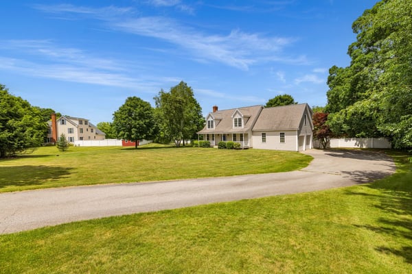 61 Bunker Hill Avenue, Stratham, NH