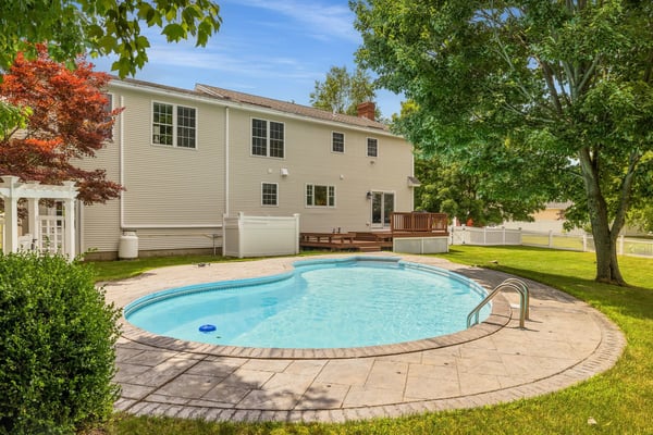 61 Bunker Hill Avenue, Stratham, NH