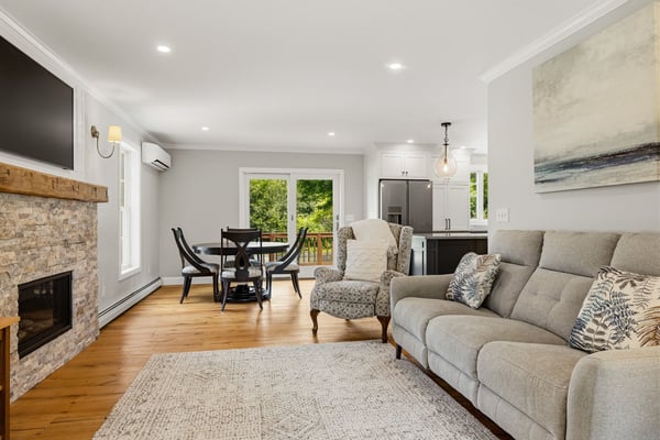 61 Bunker Hill Avenue, Stratham, NH