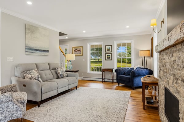 61 Bunker Hill Avenue, Stratham, NH