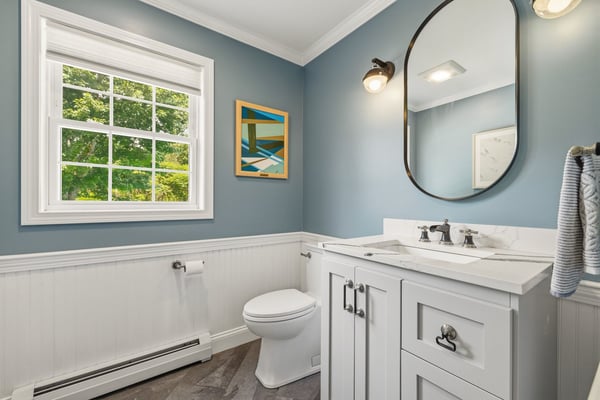 61 Bunker Hill Avenue, Stratham, NH