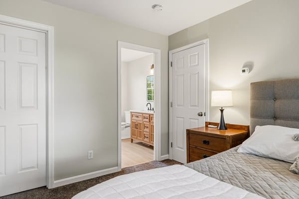 61 Bunker Hill Avenue, Stratham, NH