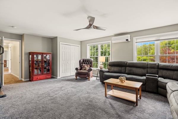 61 Bunker Hill Avenue, Stratham, NH