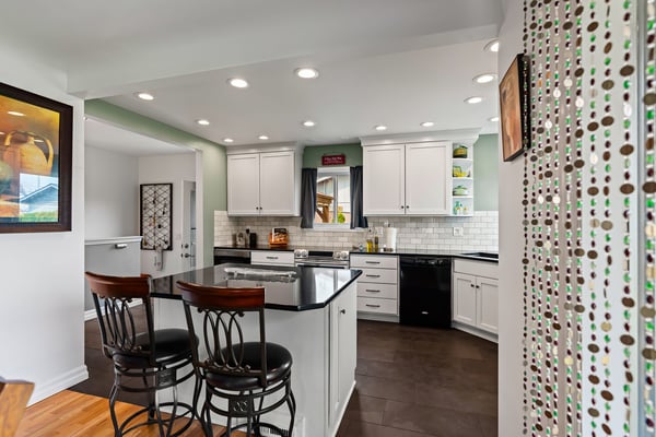 1102 W Fremont Ave, Selah, WA