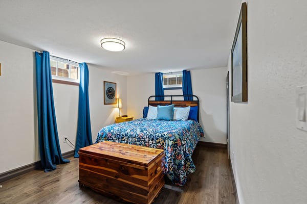 1102 W Fremont Ave, Selah, WA