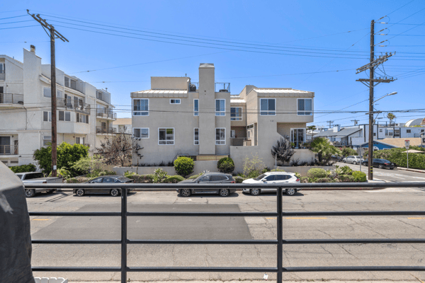 3906 Pacific Ave, Marina Del Rey, CA
