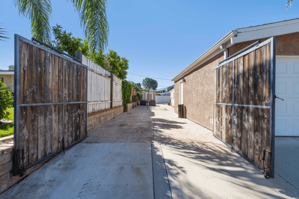 27836 Walnut Springs Ave, Santa Clarita, CA