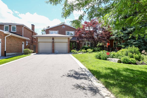 20 Carnegie Crescent, Toronto, ON