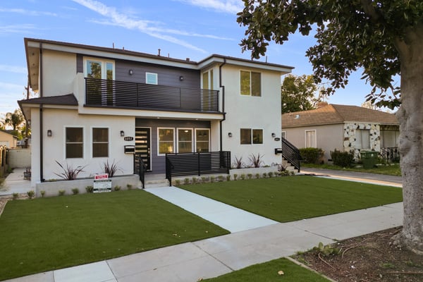 6051 Teesdale Ave, Valley Glen, CA