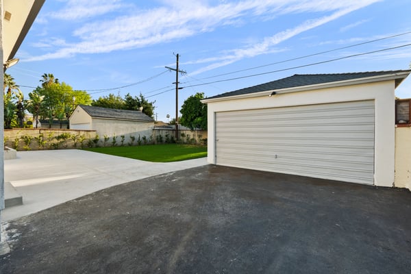 6051 Teesdale Ave, Valley Glen, CA