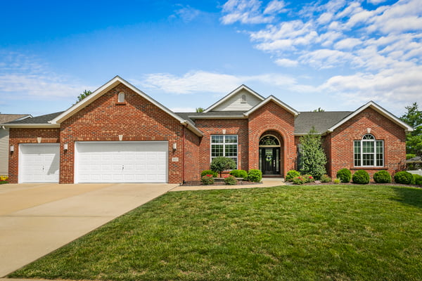 3037 Roan Hill Drive, Belleville, IL