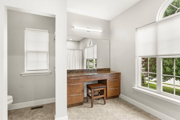 3037 Roan Hill Drive, Belleville, IL