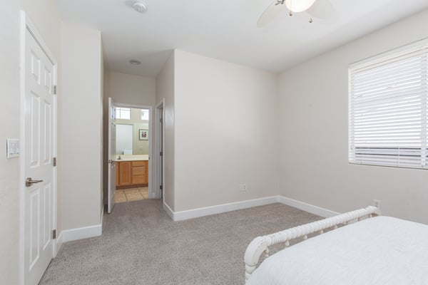 11000 Arbor Pine Ave, Las Vegas, NV
