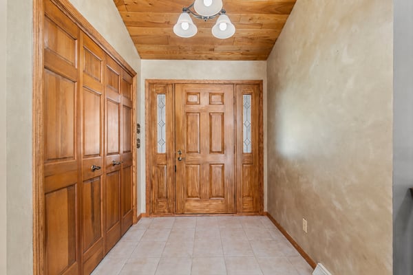 1222 Hidden Fields Dr, West Bend, WI