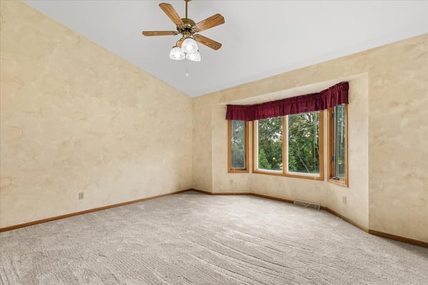 1222 Hidden Fields Dr, West Bend, WI