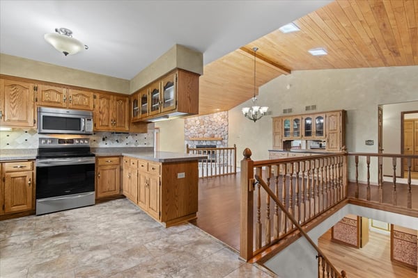 1222 Hidden Fields Dr, West Bend, WI