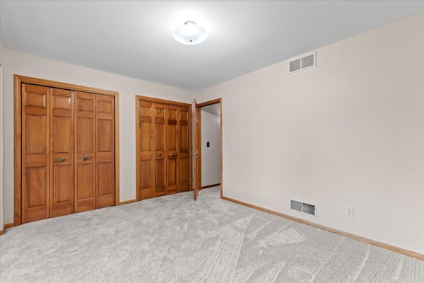1222 Hidden Fields Dr, West Bend, WI
