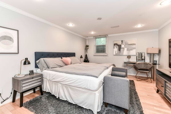 12606 Tolman Rd, Fairfax, VA
