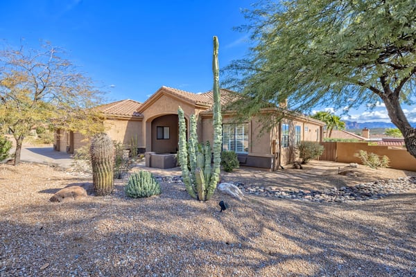 Desert Luxury Meets Unforgettable Mountain Views