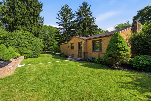 5520 Clearview Road, Gibsonia, PA