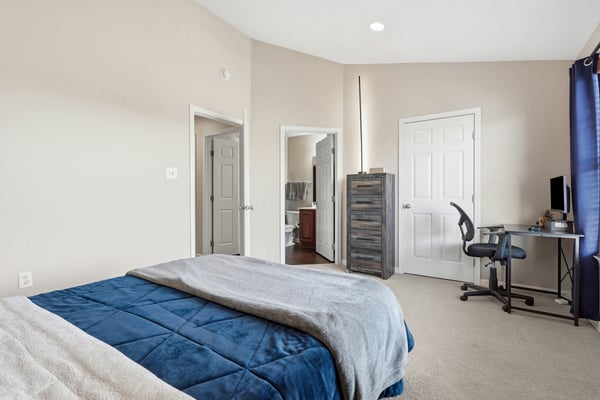703 Park Plaza, Wexford, PA