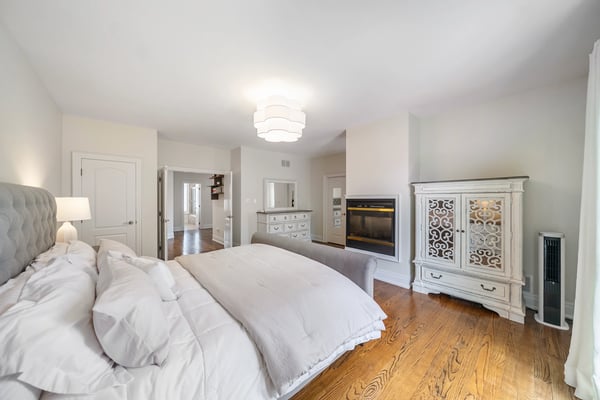109 Dell Park Ave, North York, ON