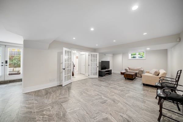 109 Dell Park Ave, North York, ON
